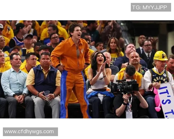 NBA足球明星风采展现球场内外的魅力瞬间与精彩瞬间合集